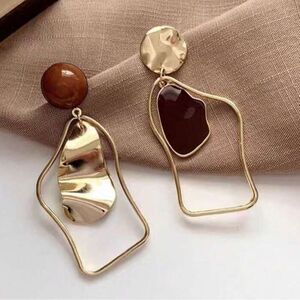 Gold and Black Geometric Earrings A1427